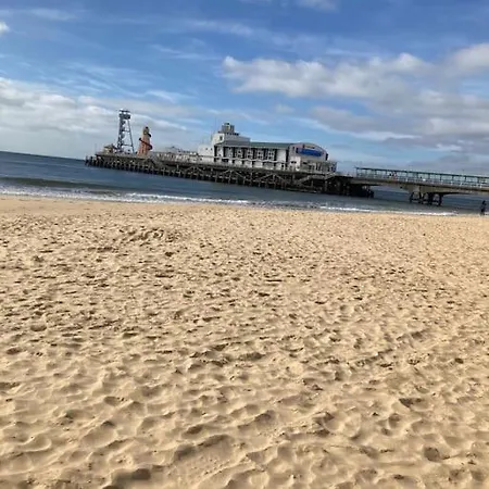 Mada Apartment Bournemouth 12 Min Walk To The Beach Exterior photo