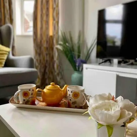 Mada Apartment Bournemouth 12 Min Walk To The Beach Exterior photo