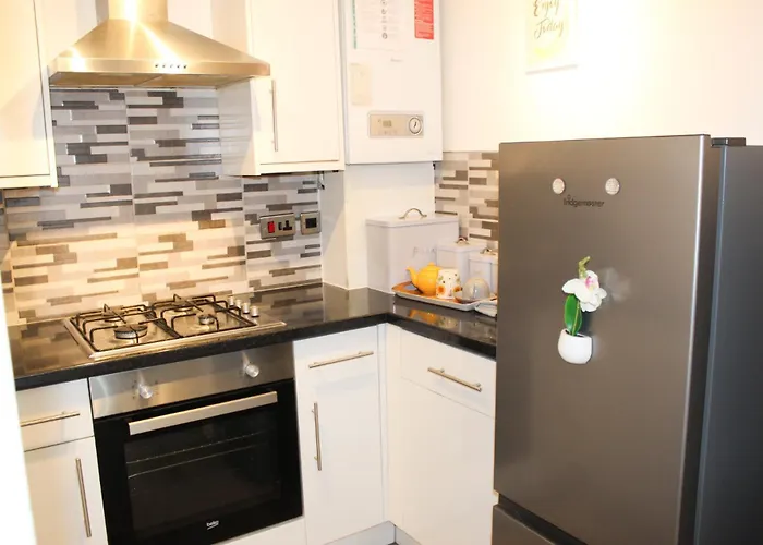 Mada Apartment Bournemouth 12 Min Walk To The Beach