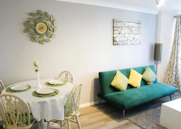 Mada Apartment Bournemouth 12 Min Walk To The Beach